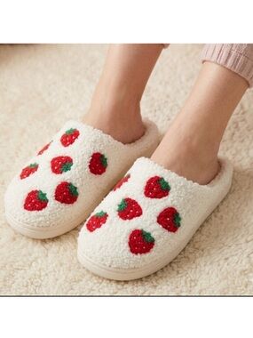 Strawberry Slippers Fuzzy Knit Size 6.5-7